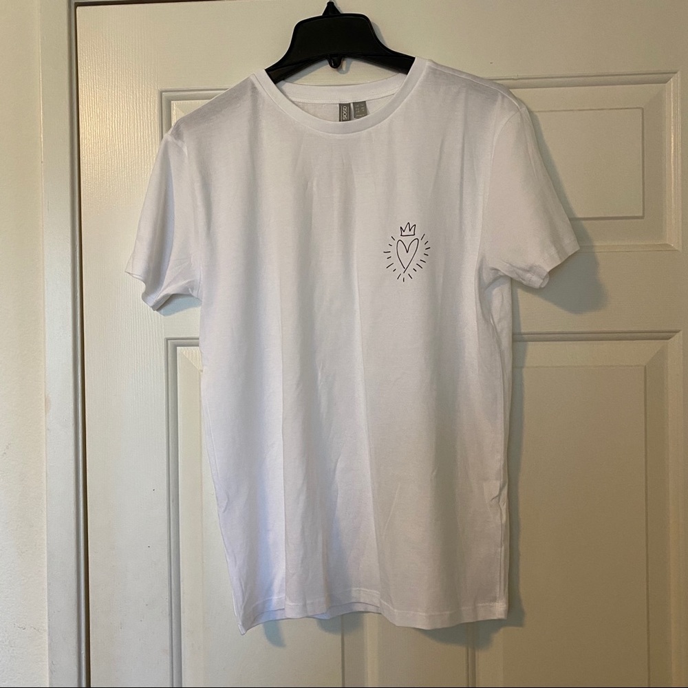 White T Shirt with Heart and Crown